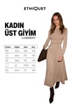 COMMENY Kadın Balerin Yakalı Esnek Kumaşlı Vücuda Oturan Büzgü Detaylı Bej Elbise