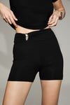 CUQUIS Kadın Yumuşak Ve Esnek Kumaşlı Toka Detaylı Slim Fit Siyah Şort