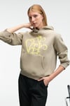 LIORAEN Kadın Baskılı Relaxed Kanguru Cepli Kapüşonlu Taş Rengi Sweatshirt