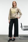 LIORAEN Kadın Baskılı Relaxed Kanguru Cepli Kapüşonlu Taş Rengi Sweatshirt