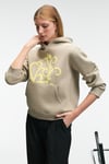 LIORAEN Kadın Baskılı Relaxed Kanguru Cepli Kapüşonlu Taş Rengi Sweatshirt