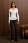 SELUNETTE Kadın Asimetrik Yakalı Omuzu Açık Esnek Kumaşlı Vücudu Saran Slim Fit Ekru Bluz