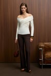 SELUNETTE Kadın Asimetrik Yakalı Omuzu Açık Esnek Kumaşlı Vücudu Saran Slim Fit Ekru Bluz