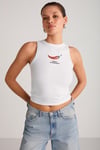 SPICE Kadın Bisiklet Yaka Kalın Askılı Baskı Detaylı Crop Organik Pamuklu Örme Kumaş Beyaz T-Shirt