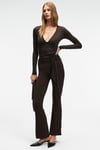 TEVRINE Kadın Kruvaze Yakalı Esnek Kumaşlı Uzun Kollu Çıtçıt Kapamalı Slim Fit Koyu Kahverengi Bluz