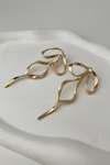 Altın Rengi Fiyonk Küpe (Ölçü:3*7cm)