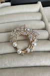 Altın Sarısı İnci Detay Taşlı Kelebekler Broş (4cm)