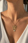 Çelik Altın Sarısı Pul Detay Kelebek Kolye (3cm)