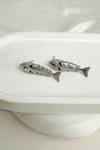 Kırmızı Göz Detay Metal Balık Sallantılı Küpe (4cm)