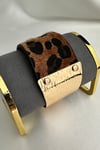 Leopar Desenli Gold Detaylı Geniş Tasarım Bileklik (21cm)