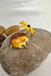 Papatya Detay Sevimli Kirpi Broş (4cm)