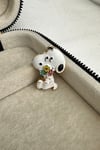 Taşlı Çiçek Detay Sevimli Snoopy Köpek Broş (3cm)