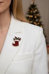 Yılbaşı Özel Yeşil Yıldız Detay Kırmızı Taşlı Noel Çorap Broş (4cm)
