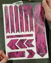 BCY39 Reflektif Cizilmeye Karsi Dayanikli Koruyucu Sticker Seti Petek Kamuflaj Desen Pembe Siyah