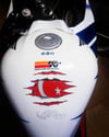 RFHLM66 Reflektif Ici Gozuken Yirtik Metal Desenli Ay Yildiz Etiketi