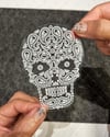 TWT17 Beyaz Motif Çalışma Kurukafa Etiketi Şeffaf Sticker