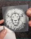 TWT6 Beyaz Çizgi Çalışma Aslan Etiketi Şeffaf Sticker