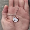Kırmızı Tokalı Hello Kitty Face Kolye