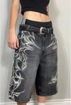 Siyah Yıkamalı Tribal Grafiti Gotik Y2K Unisex Şortolon