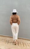 Aplikle Detaylı Pelüş Hırka Camel