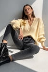 Krem V Yaka Çiçek Motifli Oversize Triko Kazak
