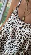 248074 LEOPAR DESENLİ ASKILI SATEN ELBİSE