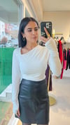 31530 ASİMETRİK YAKA UZUN KOLLU TOP BEYAZ