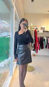 31530 ASİMETRİK YAKA UZUN KOLLU TOP SİYAH