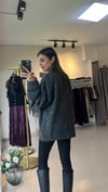 60264 V YAKA ŞARDONLU DÜĞMELİ HIRKA GRİ