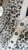 60273 V YAKA LEOPAR ŞARDONLU TRİKO HIRKA