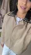 Orijinal Model Yakası Deri ve Taş İşlemeli Premium Camel Ceket C1554