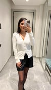 SAÇ ÖRGÜ DÜĞMELİ TRİKO HIRKA BEYAZ