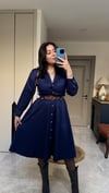 KEMER DETALI MİDİ TRENÇ ELBİSE 