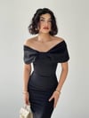 KURDE DETAYLI MADONNA YAKA ELBİSE