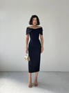 KURDE DETAYLI MADONNA YAKA ELBİSE