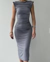 MİDİ BOY DRAPE DETAYLI ELBİSE