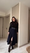 Yırtmaç detaylı pileli etek