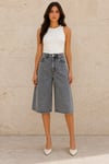 Kadın Gri Yıkamalı Yüksek Bel Wide Leg Uzun Denim Bermuda Şort