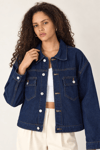 Kadın Koyu Mavi Çift Cepli Düğmeli Oversize Denim Jean Ceket Lacivert