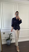 BLUZBüşceSATEN ÖNDEN BAĞLAMALI BLUZ LACİVERT