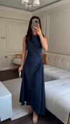 ELBİSEBüşceBÜZGÜ DETAYLI MİDİ ELBİSE LACİVERT