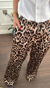 PANTOLONBüşceBELİ LASTİKLİ LEOPAR DESENLİ PANTOLON