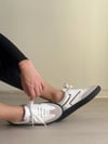 OVAL BURUN SİYAH SNEAKER