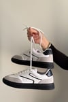 OVAL BURUN SİYAH SNEAKER