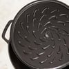 Staub 405114720 Chistera Yağmur Efektli Kapaklı Döküm Tencere 28cm Siyah