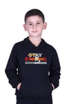 KAPÜŞONLU KANGURU CEPLİ STAY STRONG BASKILI ERKEK ÇOCUK SWEATSHİRT