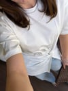 Burgu Detaylı Tasarım Tshirt Ekru