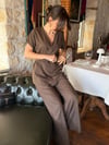 Kruvaze Bağcıklı Gömlek ve Pantolon Takım Kahverengi