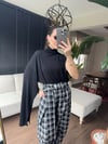 Siyah Balıkçı Yaka Tek Kol Detaylı Bluz