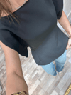 TASARIM  KOL YIRTMAÇ SİYAH BLUZ